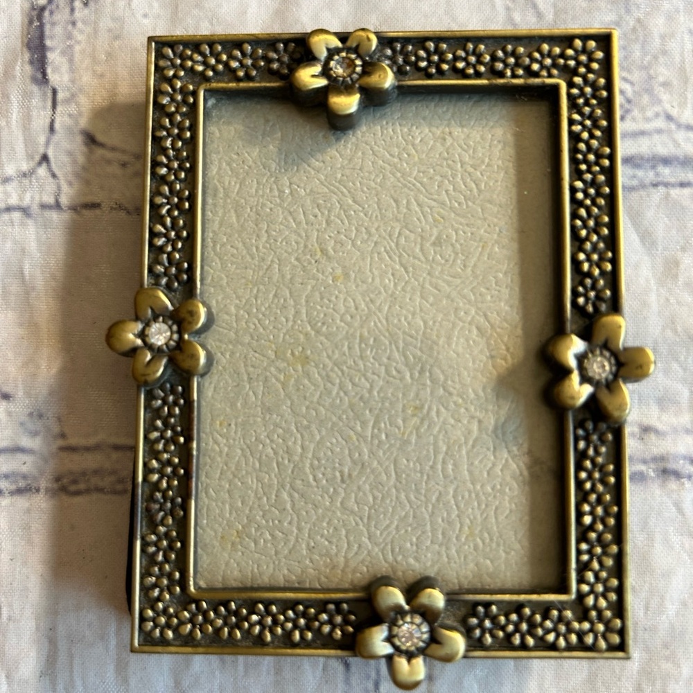VINTAGE ELSA SMALL FRAME FLORAL EMBELLISHED FRAME